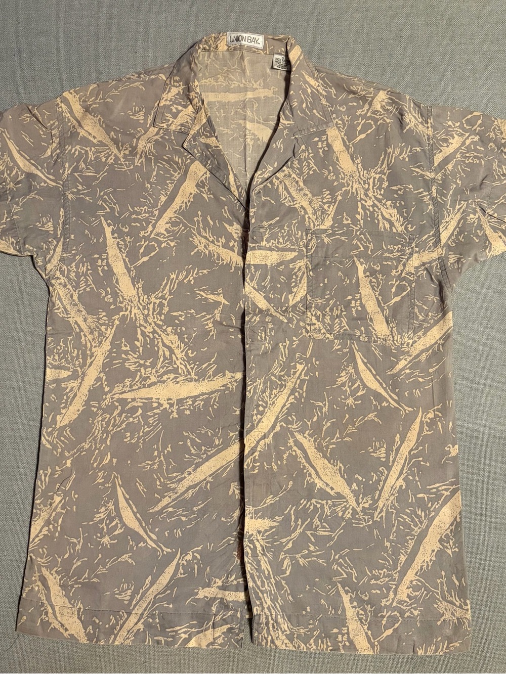 UNIONBAY Short-Sleeve Button-Down Shirt in Taupe and Cream Print